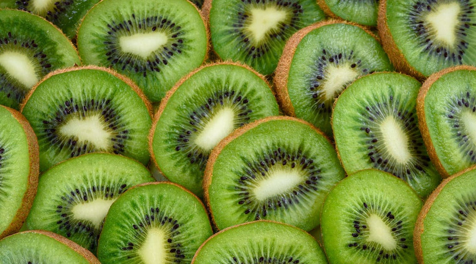 6 Reasons Why You Should Eat Kiwifruit Every Day - Libertarian Country